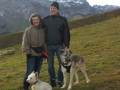Alenka mit ihren Eltern und Freund Crown auf einer Wanderung im schönen Appenzellerland...
